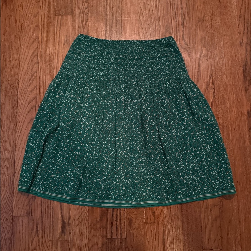 Green floral skirt with elastic waistband